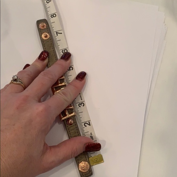 FAITH spell out charm leather bracelet - Picture 3 of 5